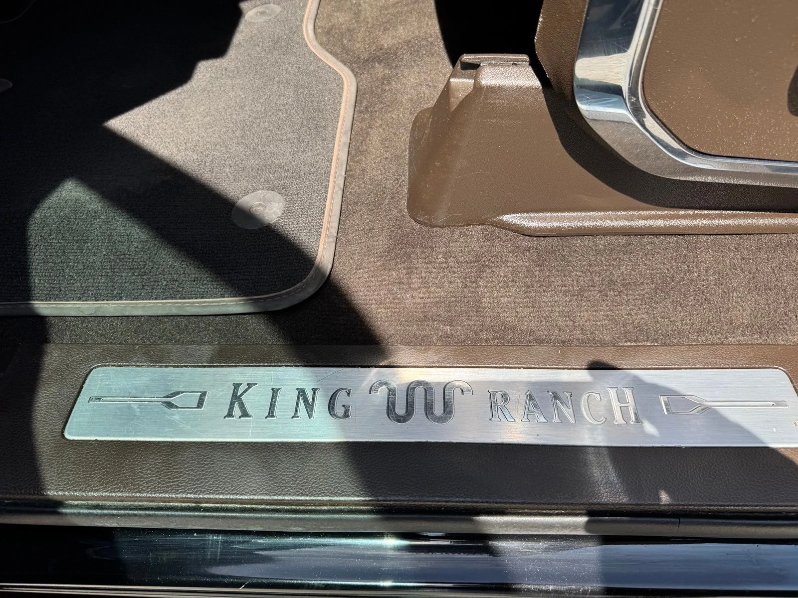 Used 2023 Gray Ford King Ranch image 18