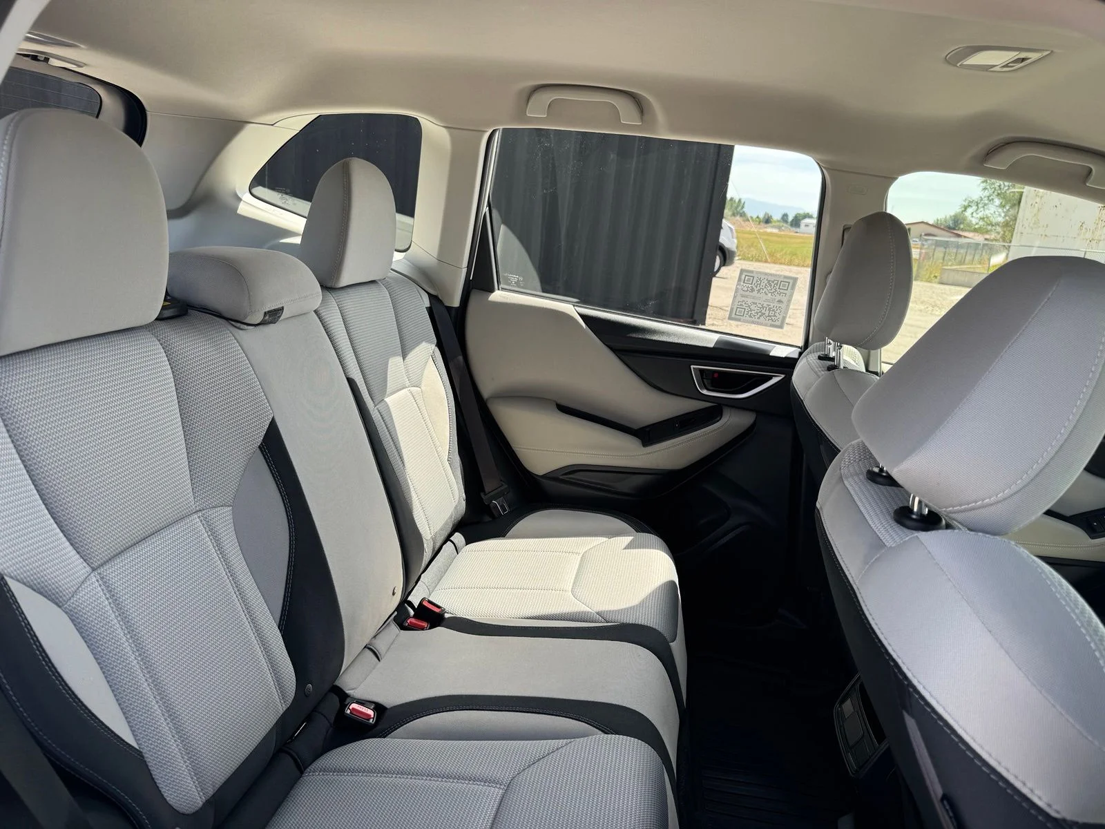 Used 2023 White Subaru Base image 30