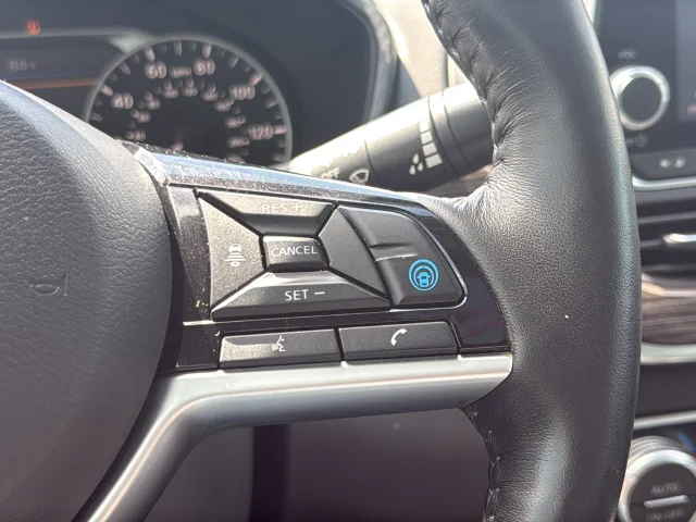 Used 2021 Black Nissan 2.5 Platinum image 17