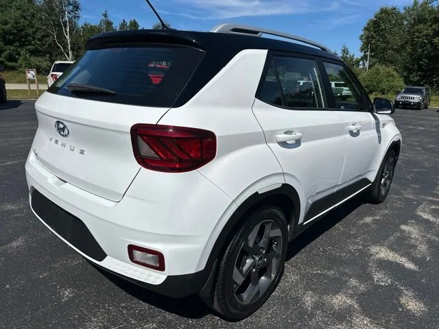 Used 2024 Lunar White Hyundai Limited image 8