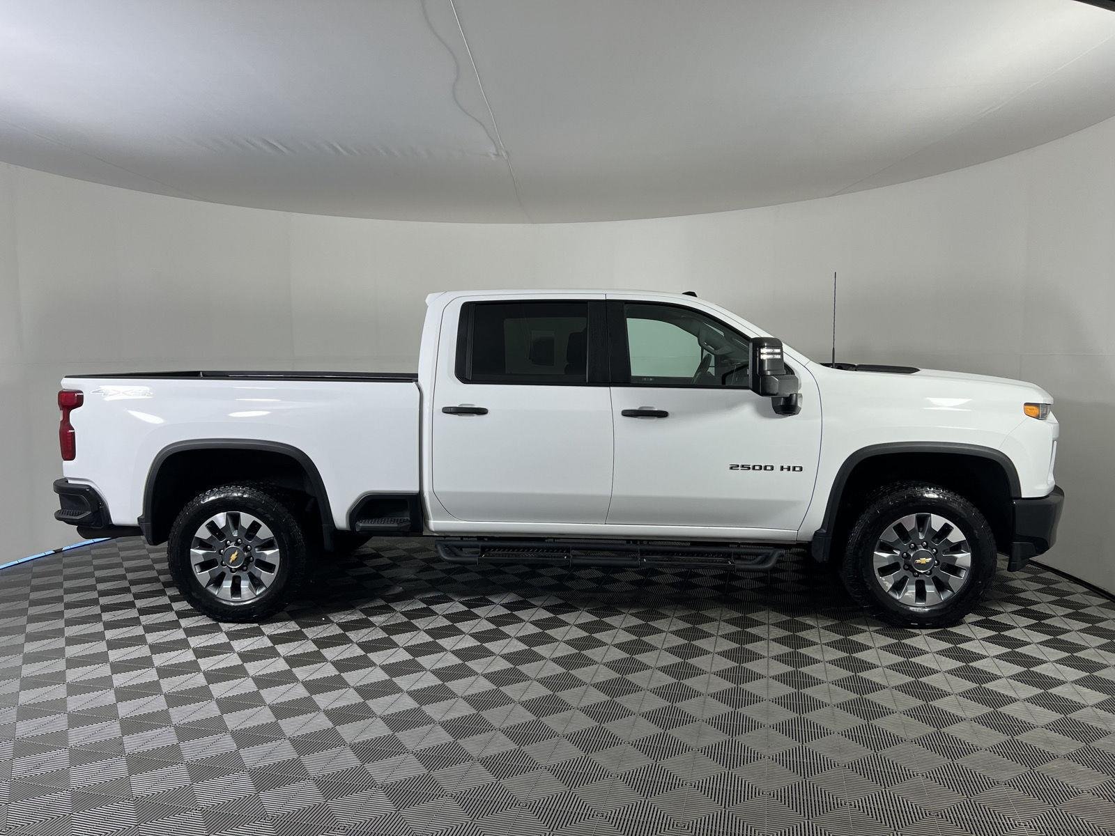 Used 2023 Summit White Chevrolet Custom image 18