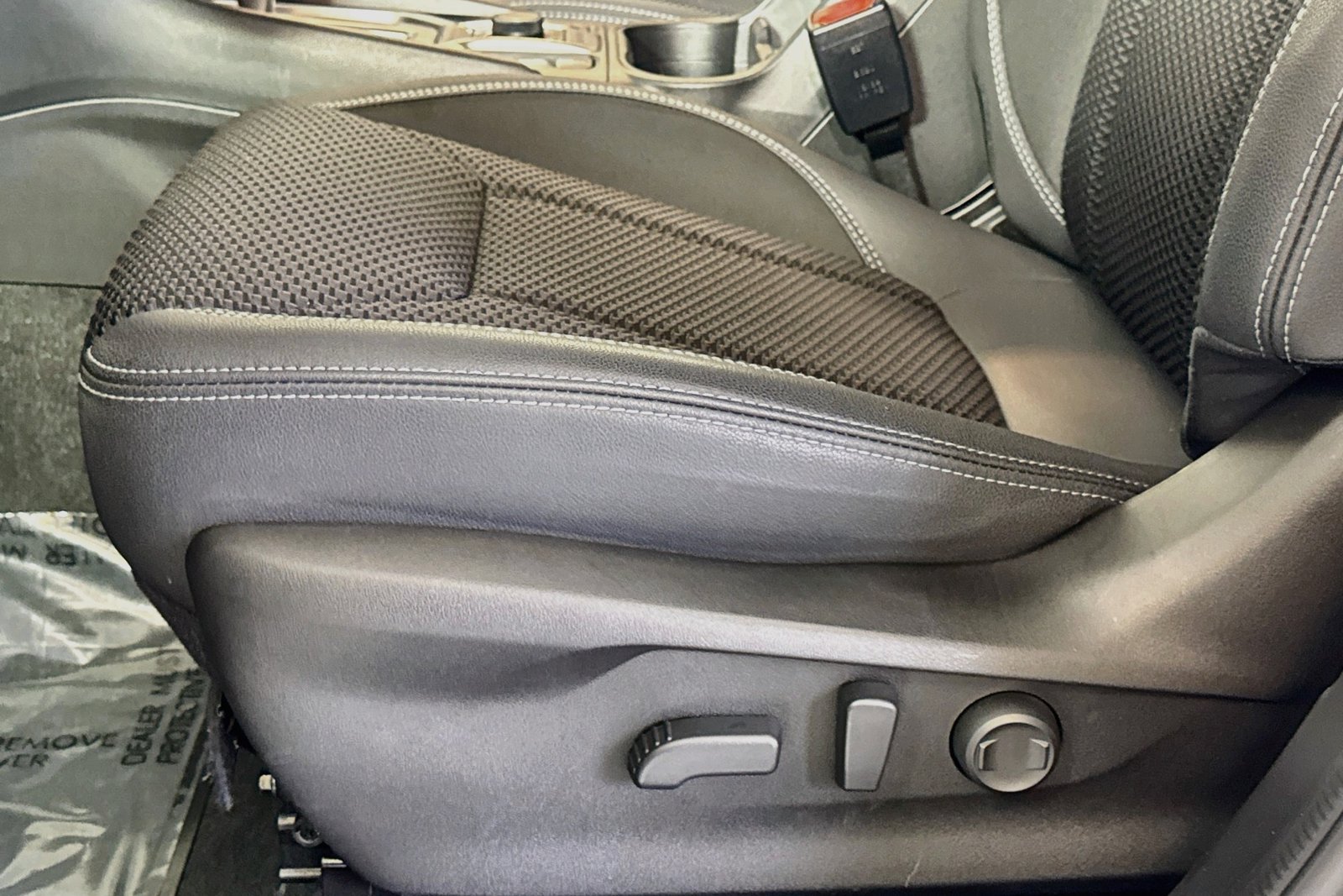 Used 2022 Ice Silver Metallic Subaru Premium image 18