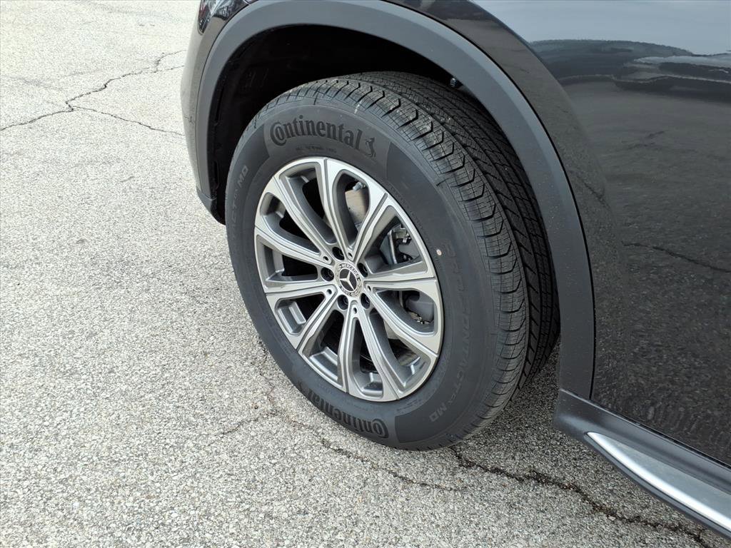Used 2026 Graphite Grey Metallic Mercedes-Benz GLC 300 image 9