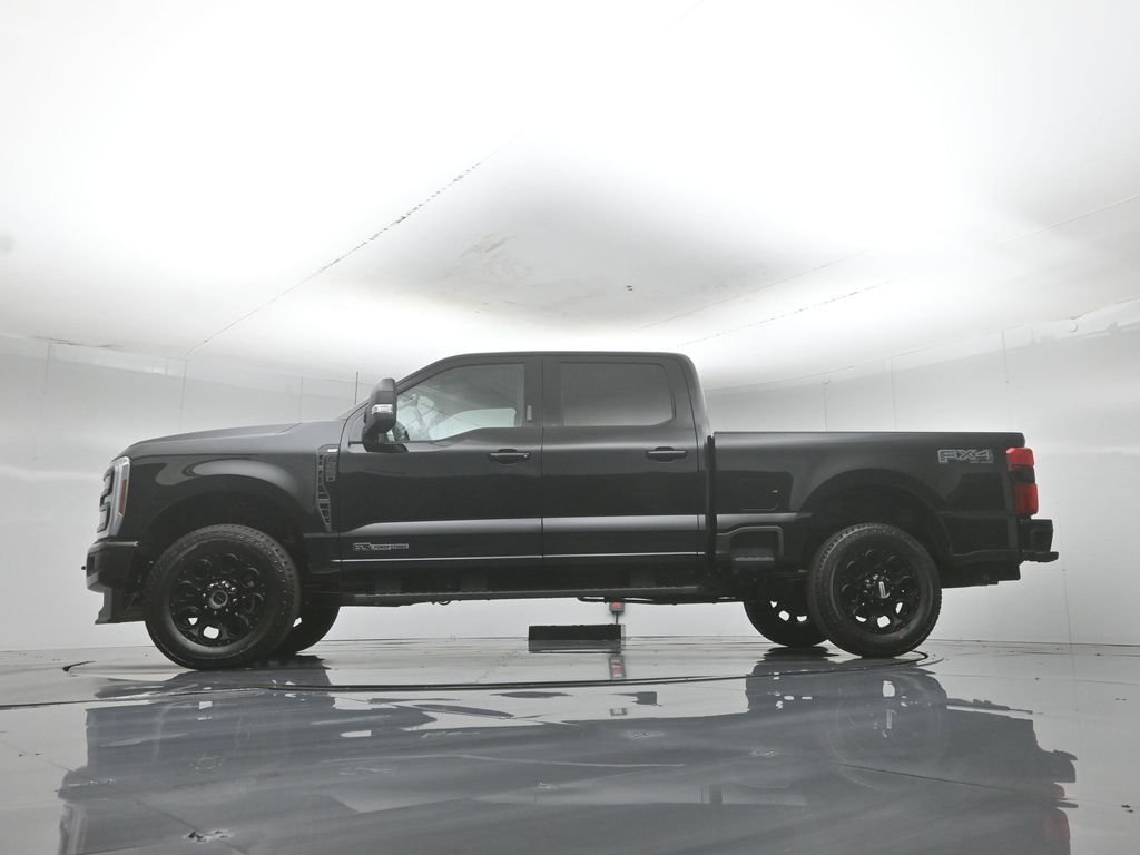 New 2026 Agate Black Metallic Ford XLT image 7