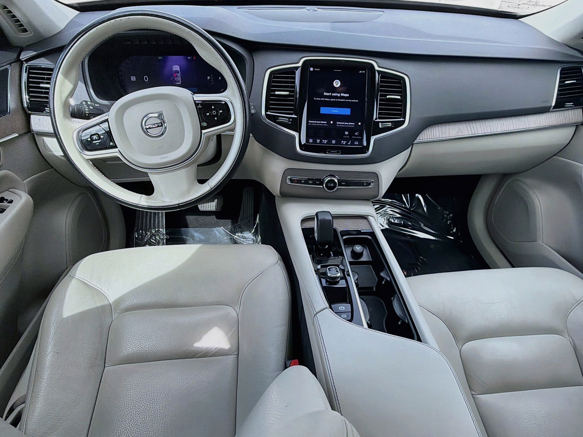Used 2023 Thunder Gray Metallic Volvo Plus image 16