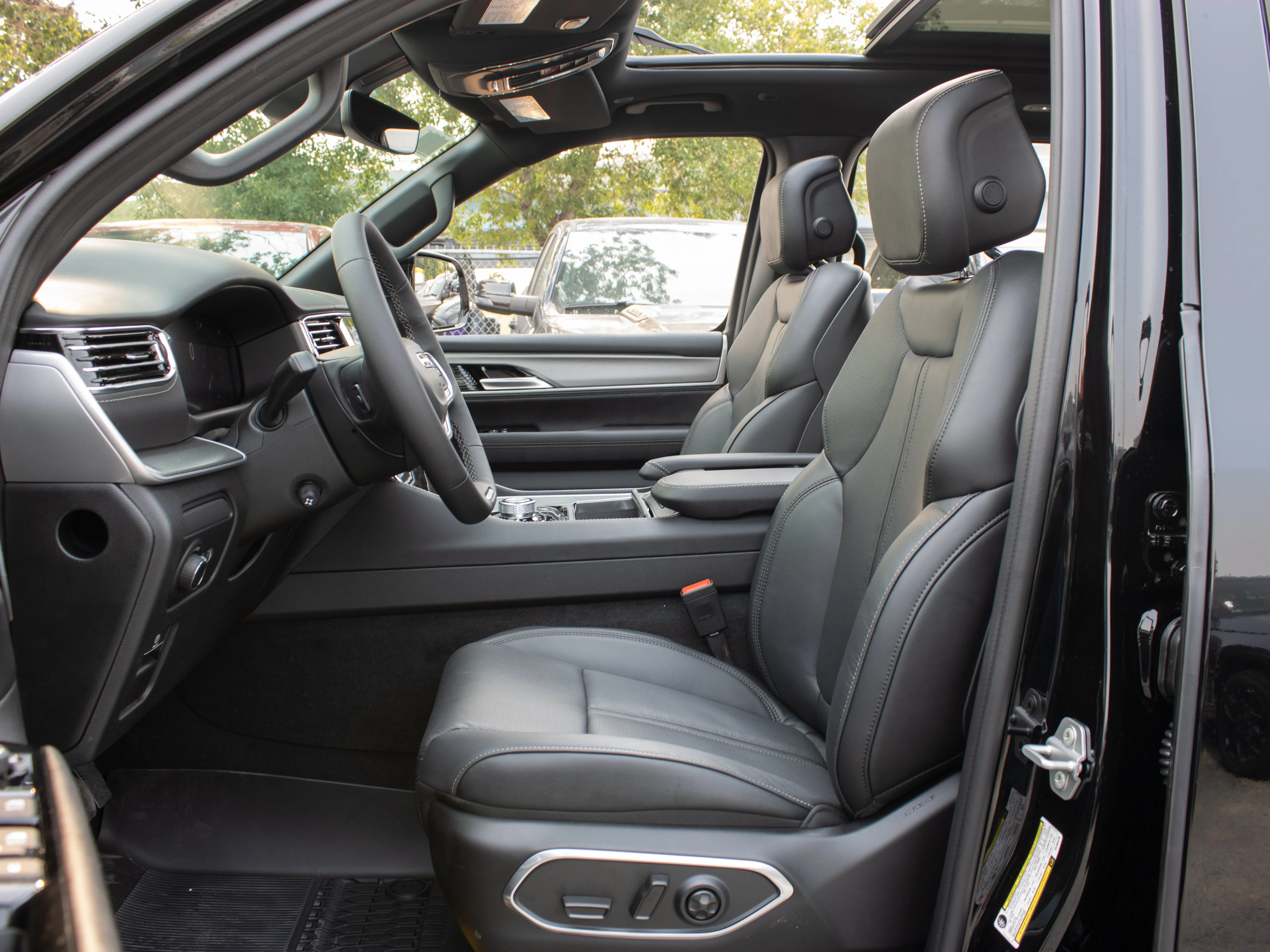 New 2026 Black Jeep Limited Reserve* image 25
