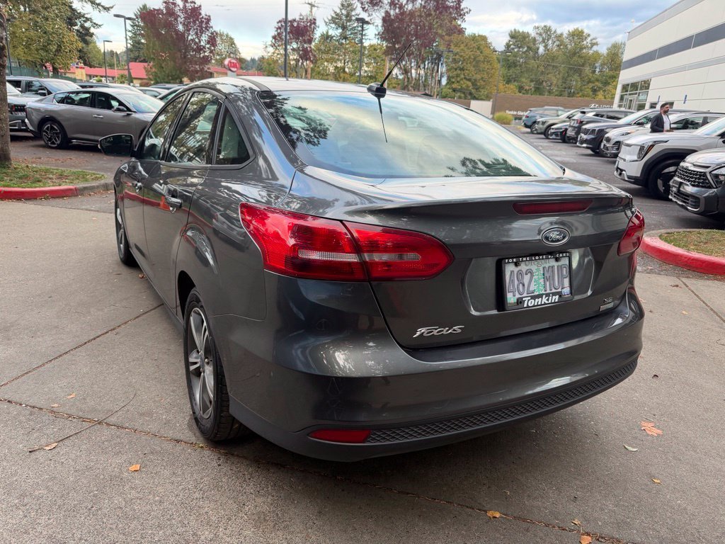 Used 2017 Magnetic Ford SE image 6