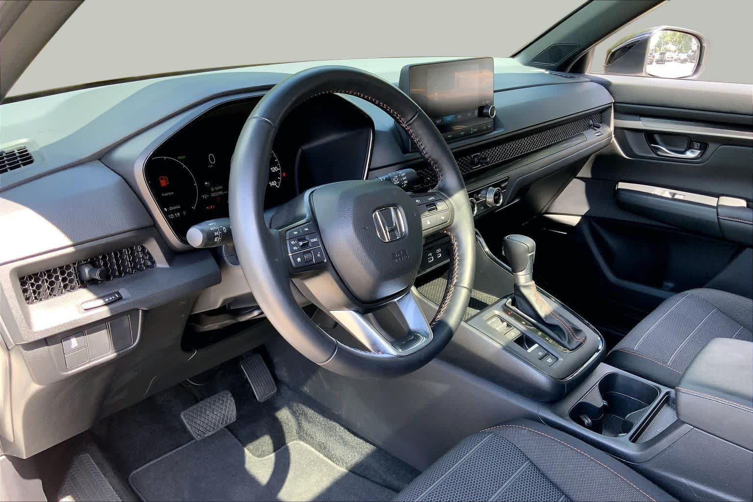 Used 2025 Platinum White Pearl Honda Sport image 18
