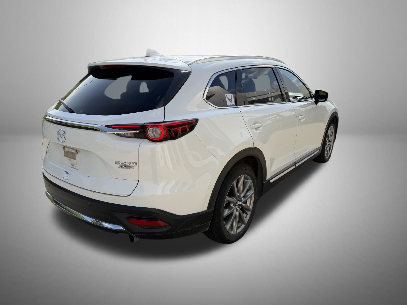 Used 2019 White Mazda Signature image 4