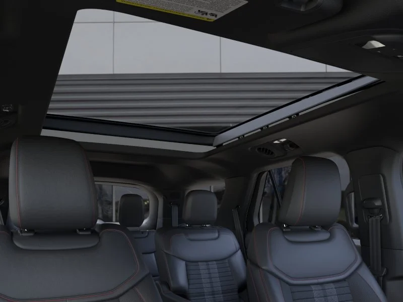 New 2026 Star White Metallic Tri-Coat Ford ST-Line image 21