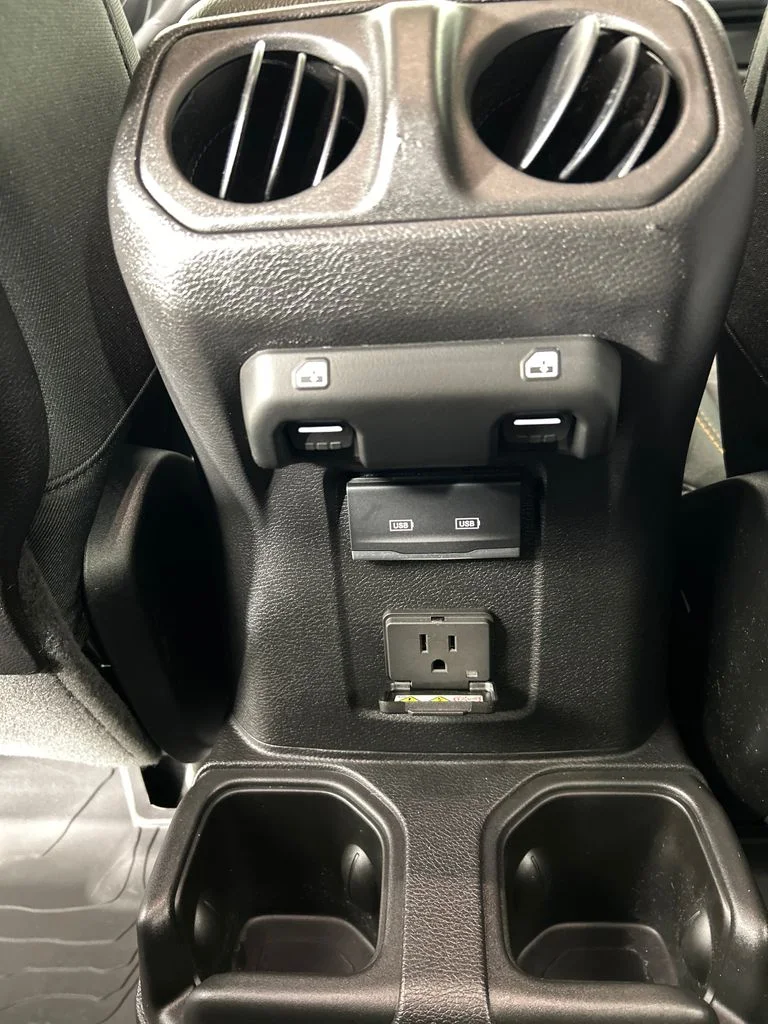 Used 2025 Green Jeep Mojave image 19