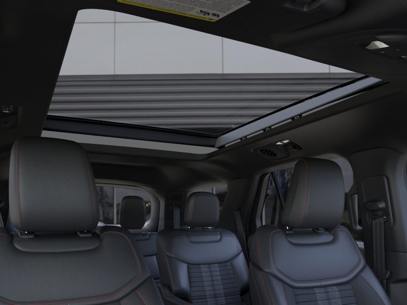 New 2026 Star White Metallic Tri-Coat Ford ST-Line image 22