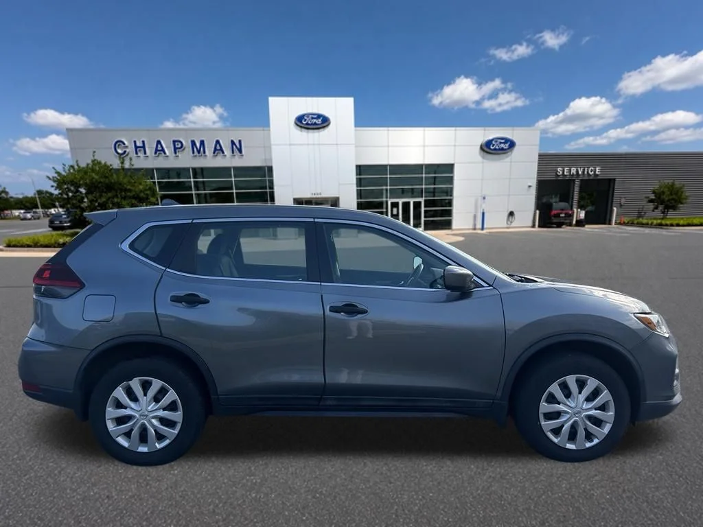 Used 2018 Gray Nissan S image 7