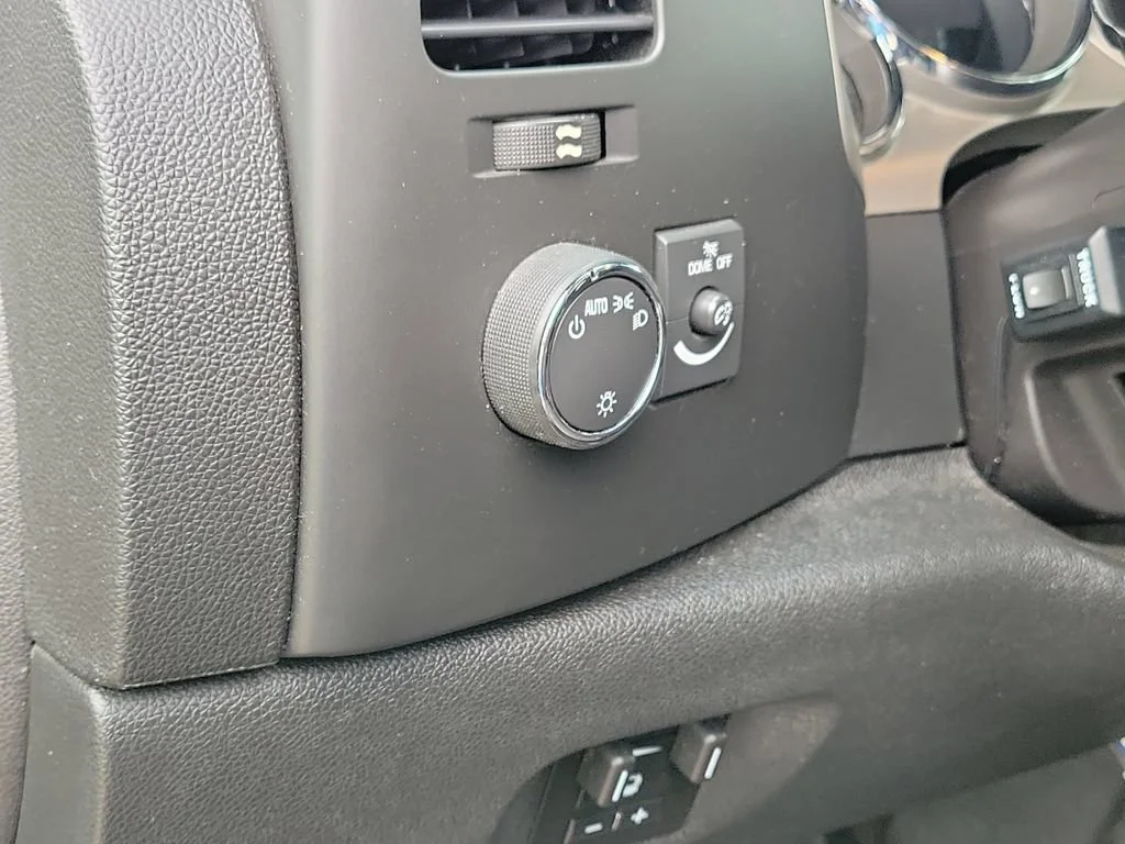 Used 2013 BLACK Chevrolet LT image 8