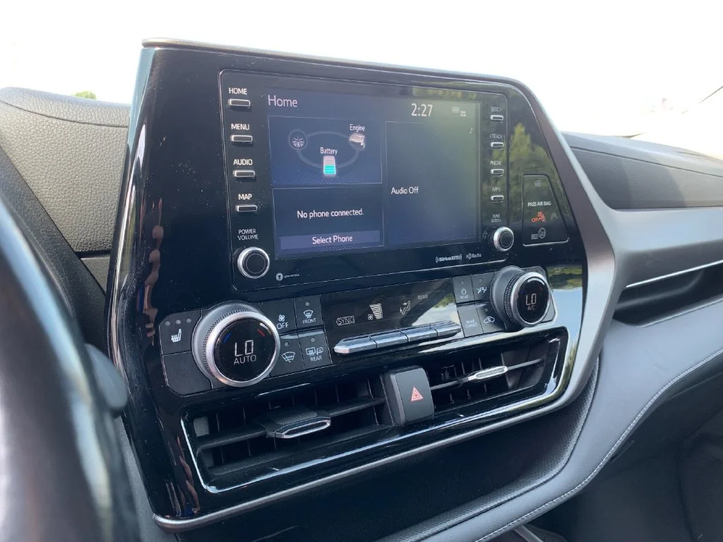 Used 2022 Gray Toyota XLE image 22