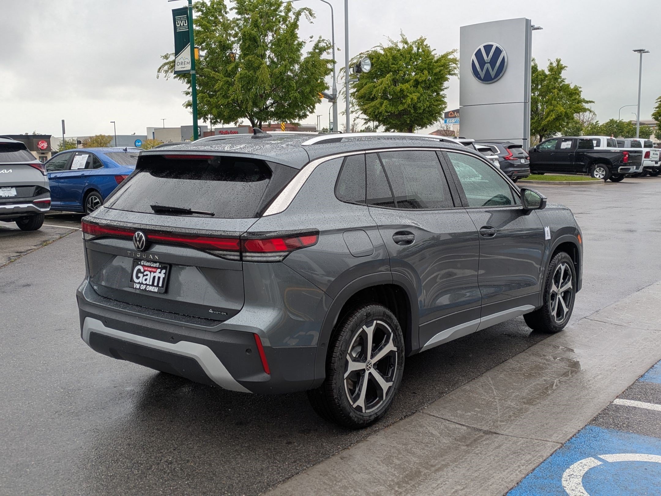 New 2026 Platinum Gray Metallic Volkswagen SE image 3