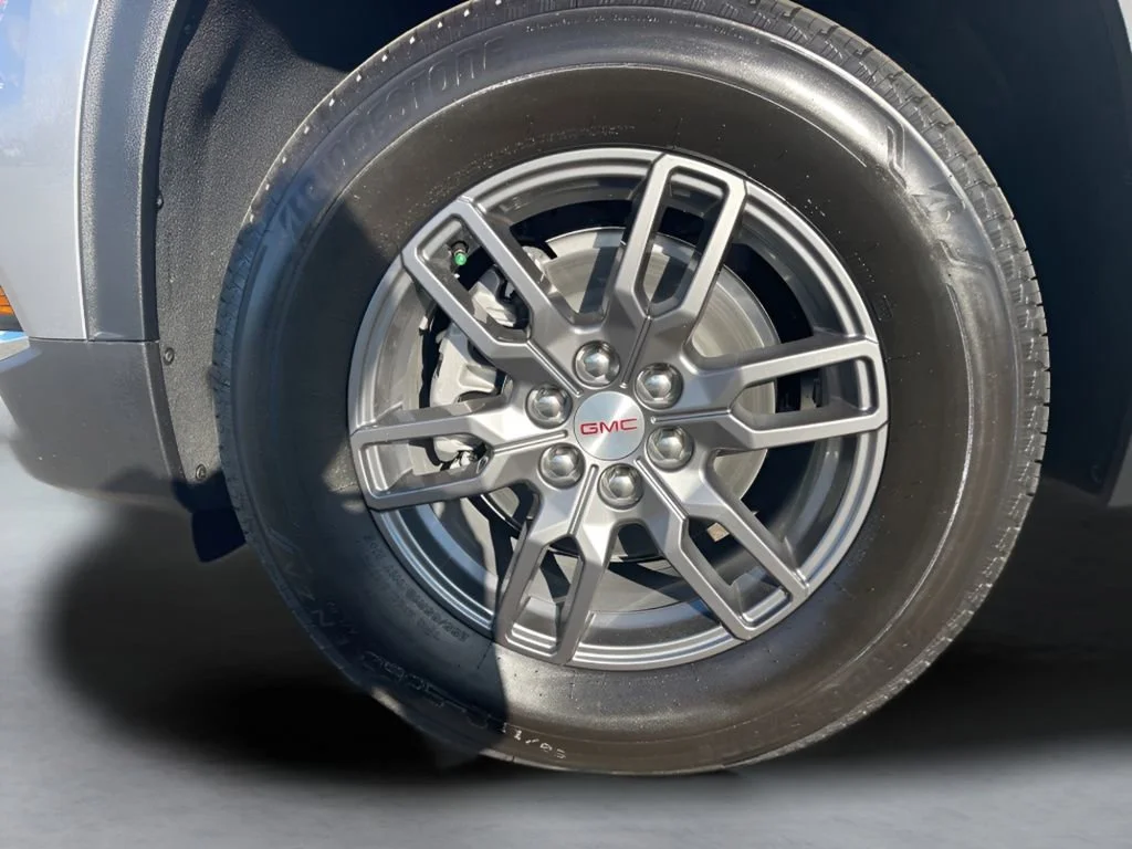 New 2026 Sterling Metallic GMC Elevation image 36
