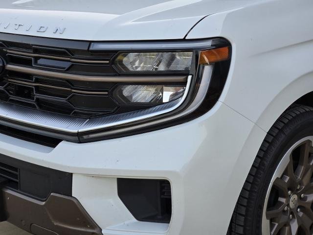 New 2026 Star White Metallic Tri-Coat Ford MAX King Ranch® image 28