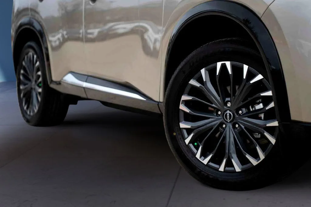New 2026 Gold Nissan Platinum image 2