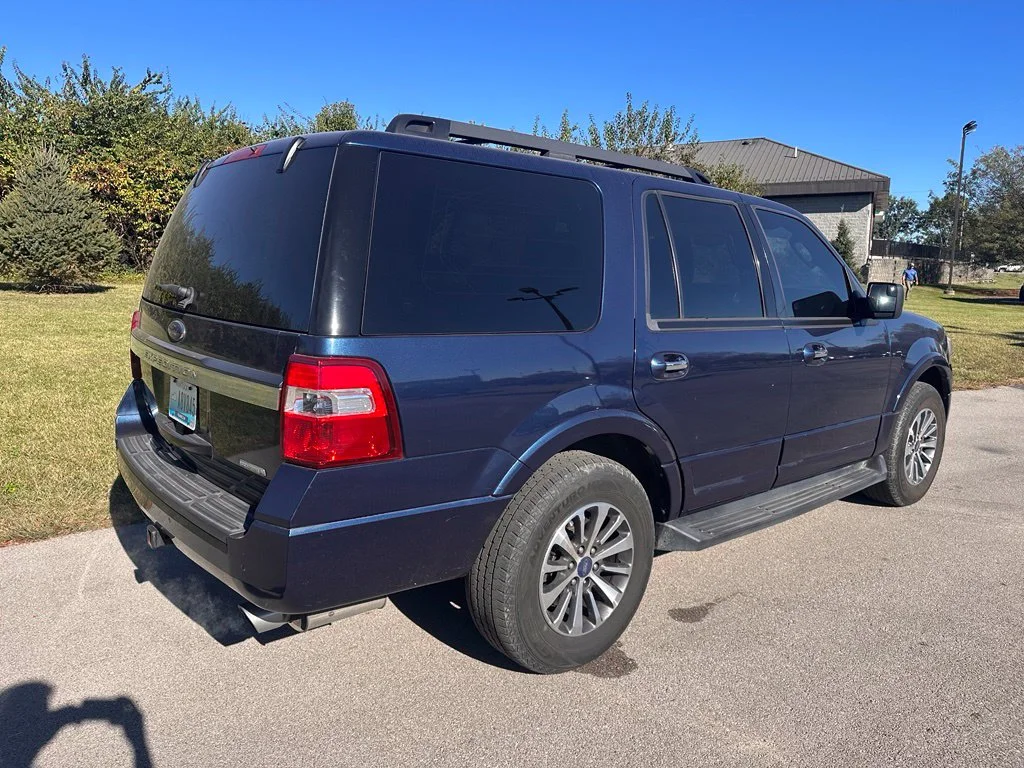 Used 2017 Blue Ford XLT image 8