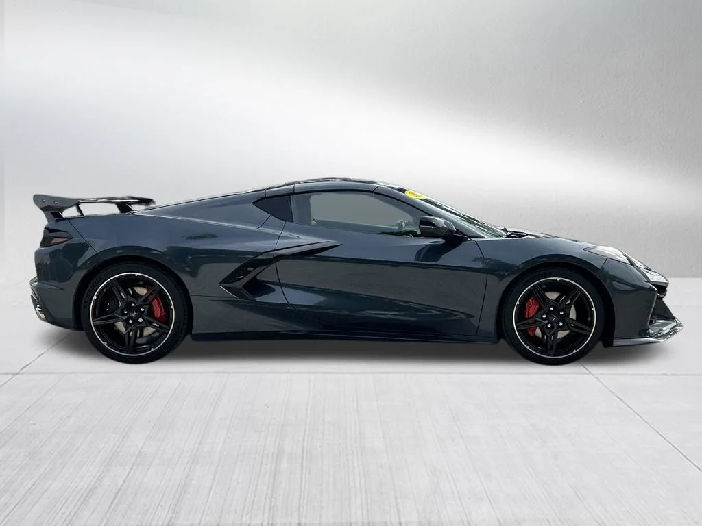 Used 2021 Gray Chevrolet Stingray image 5