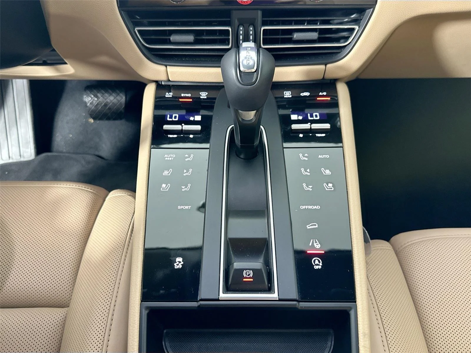 2024 Porsche Macan Base - Photo 24