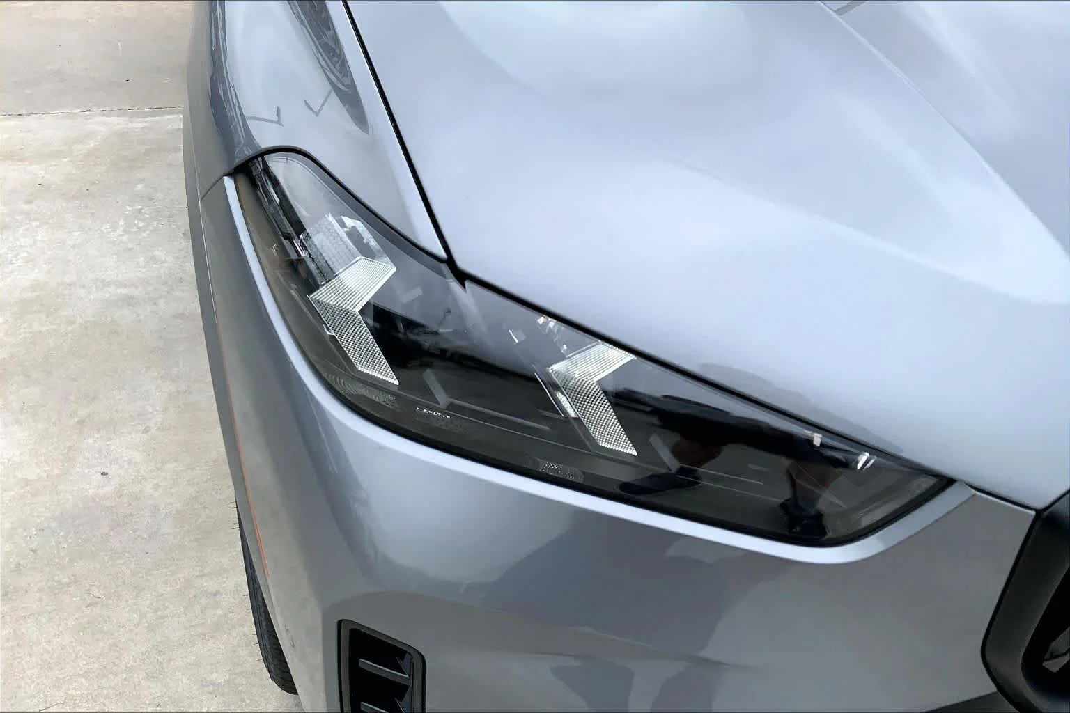 New 2026 Skyscraper Grey Metallic BMW xDrive40i image 13