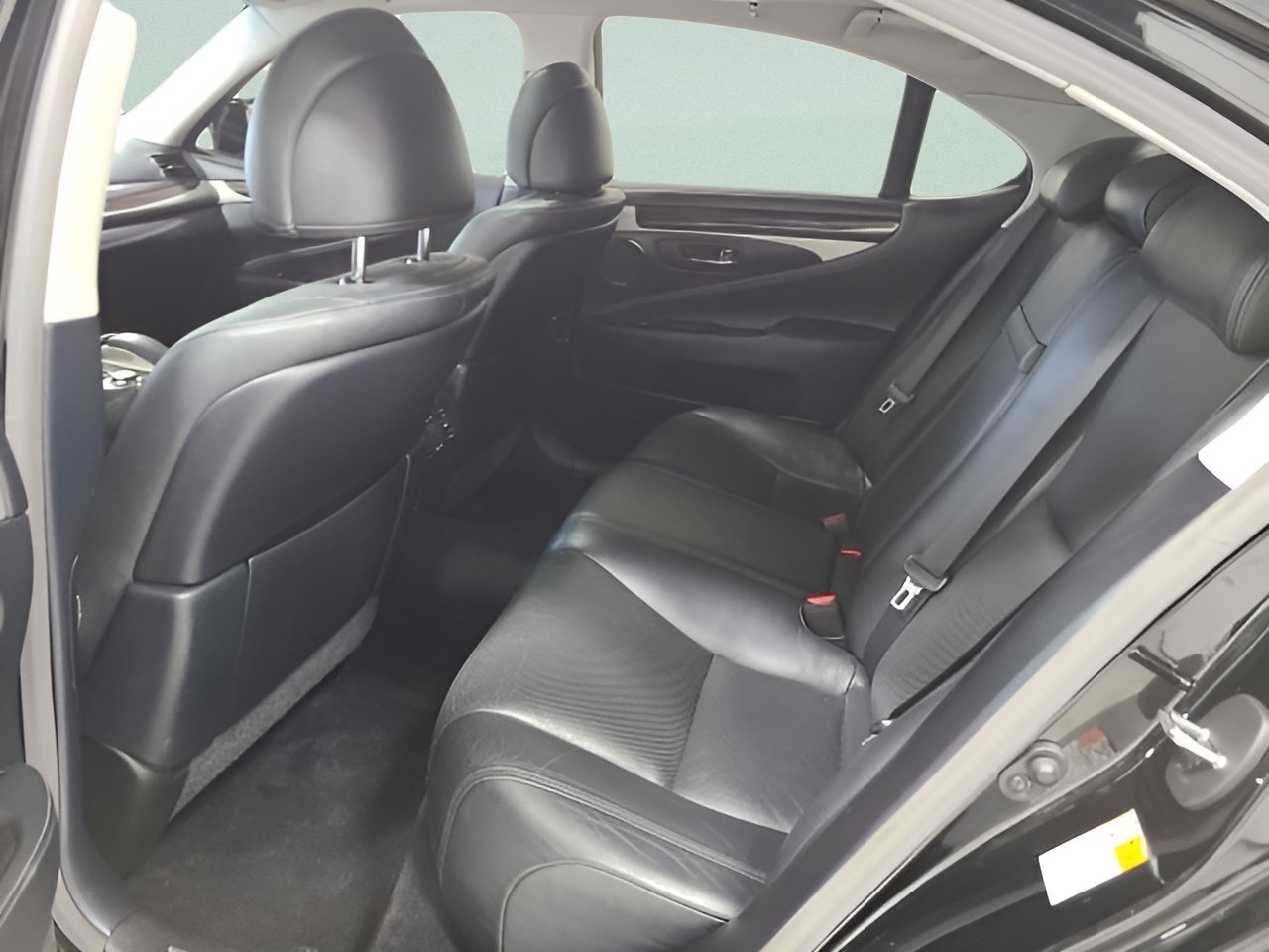 Used 2016 Obsidian Lexus 460 image 17