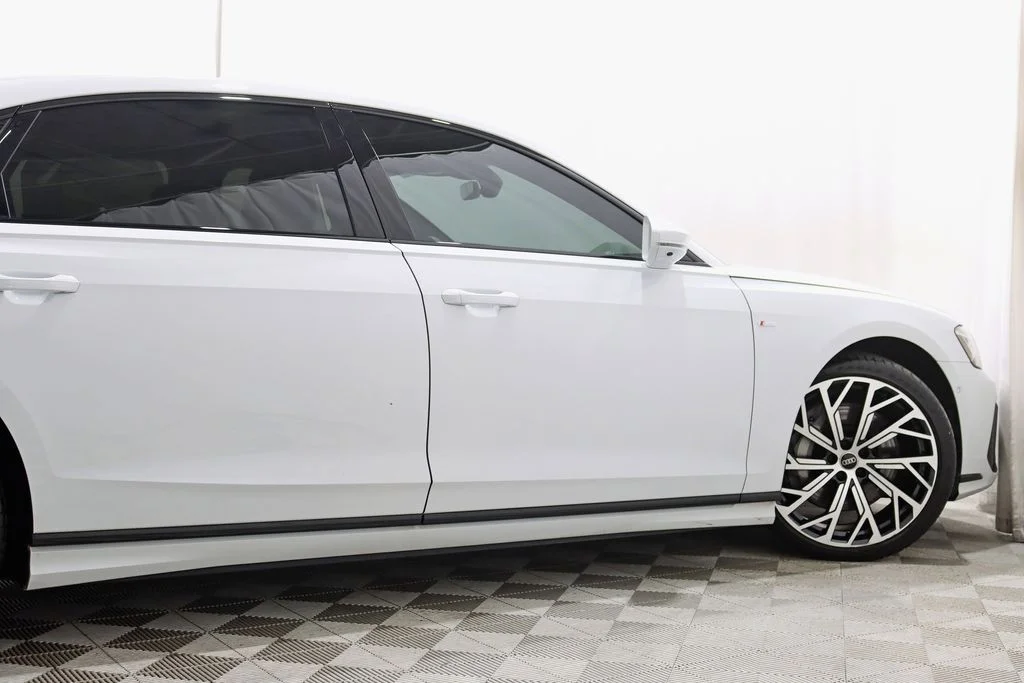 Used 2023 White Audi L 55 image 10