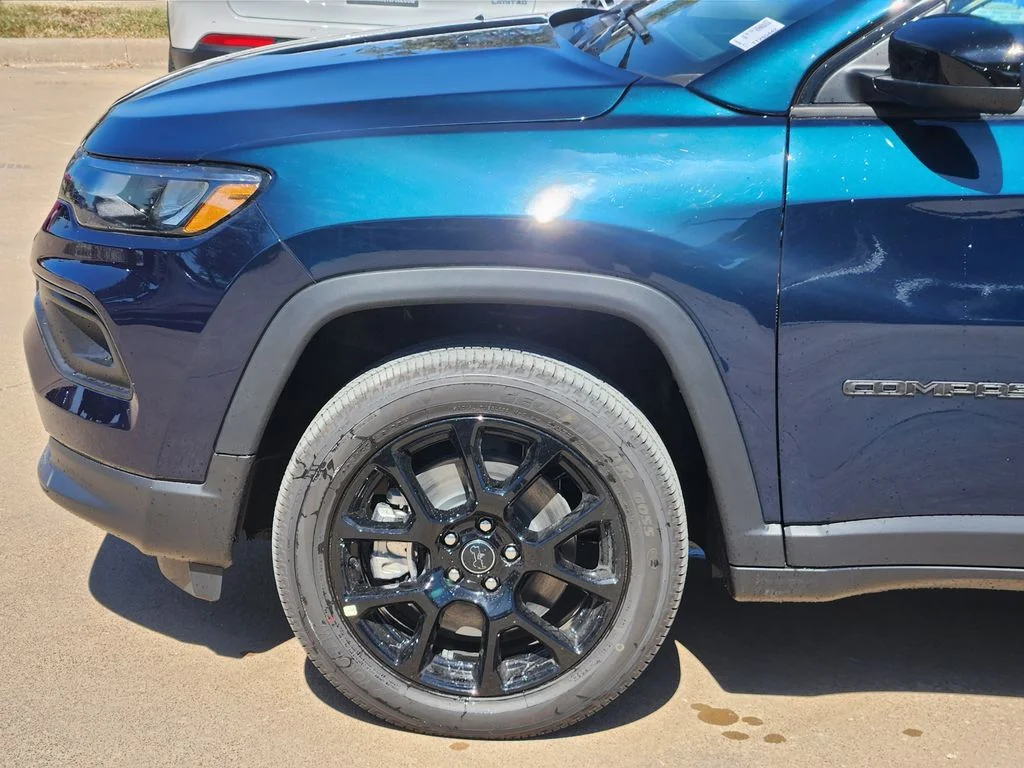 New 2026 Fathom Blue Pearl Coat Jeep Latitude image 6