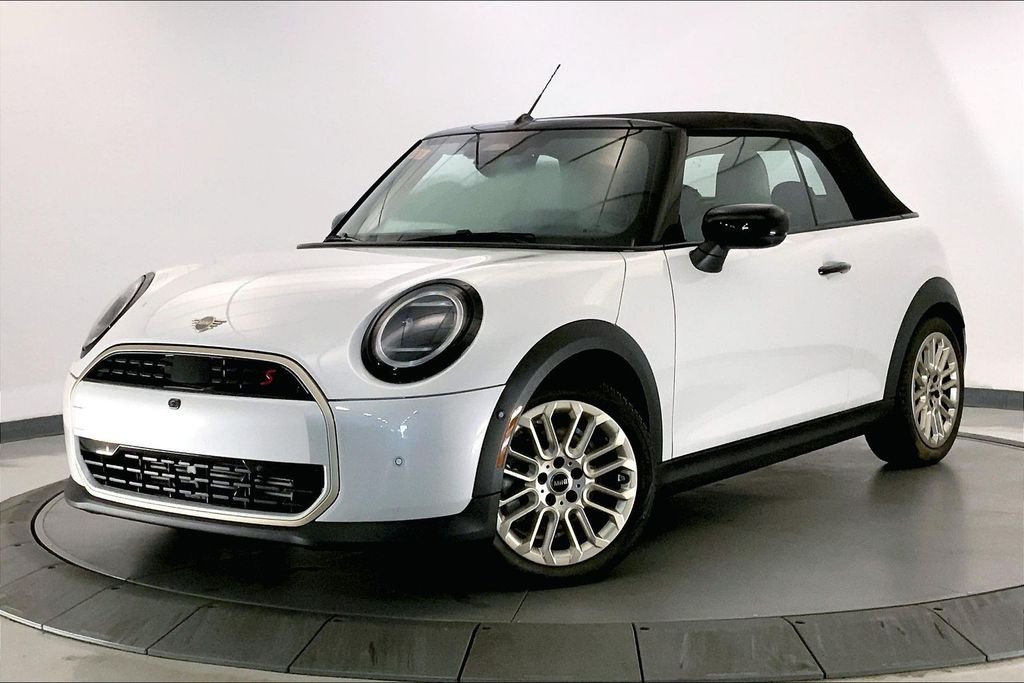 Used 2026 Nanuq White Metallic MINI Iconic image 11