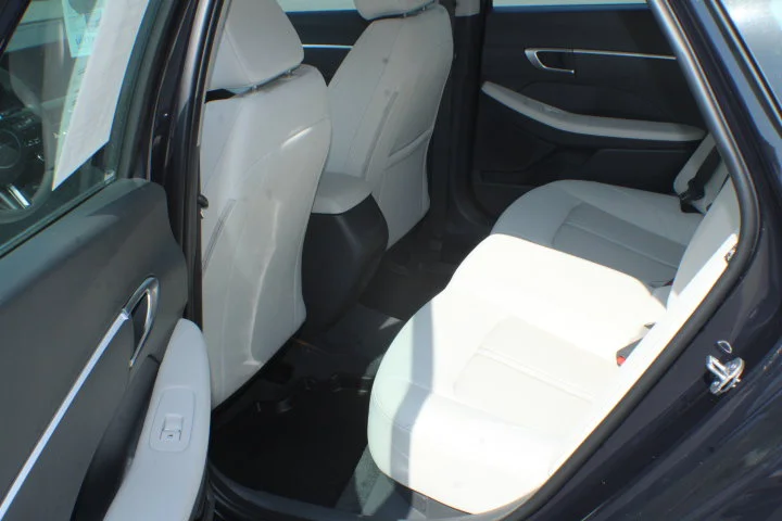 Used 2025 Carbon Blue Hyundai SE image 14