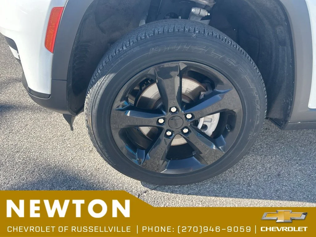Used 2024 Bright White Clearcoat Jeep Altitude image 21