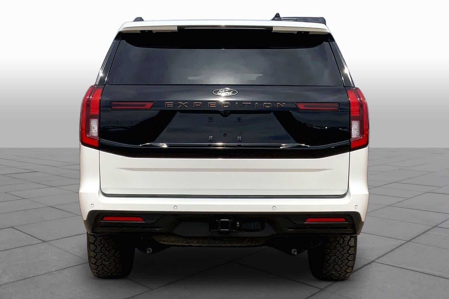 New 2026 Star White Metallic Tri-Coat Ford Tremor® image 4