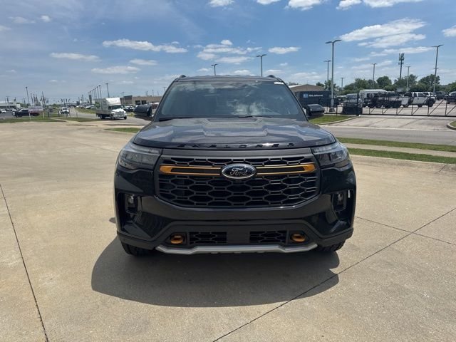New 2026 Agate Black Metallic Ford Tremor® image 10