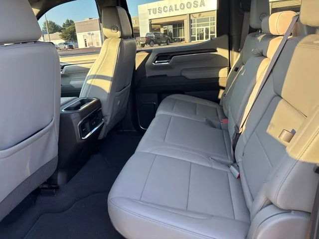 Used 2023 White GMC SLT image 16