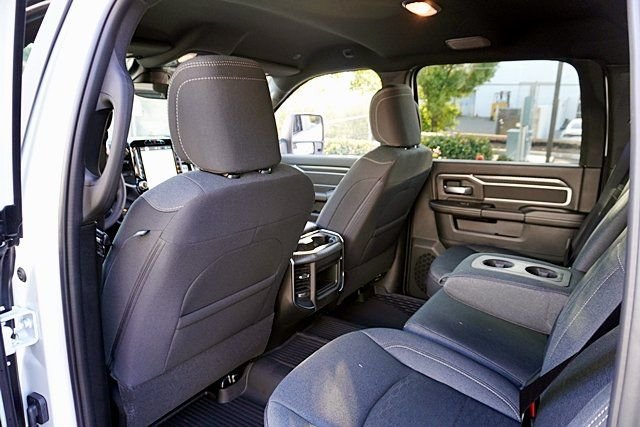 New 2026 Bright White Clear-Coat Exterior Paint RAM Big Horn image 23