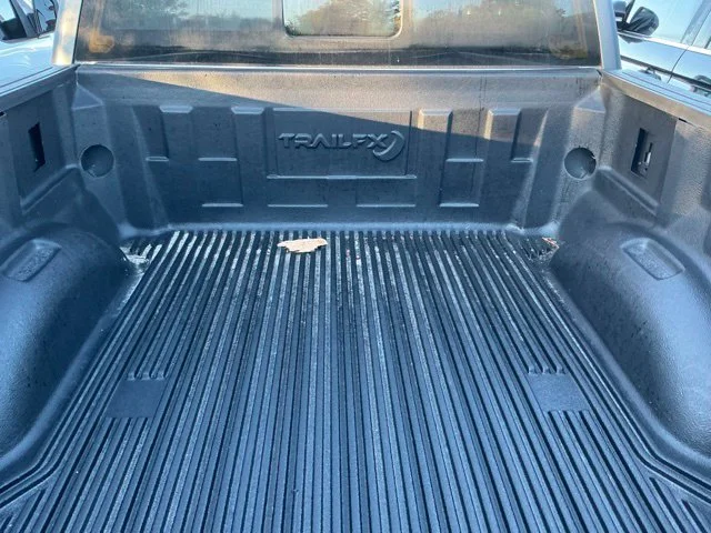 Used 2023 Gray Metallic Ford Lariat image 10