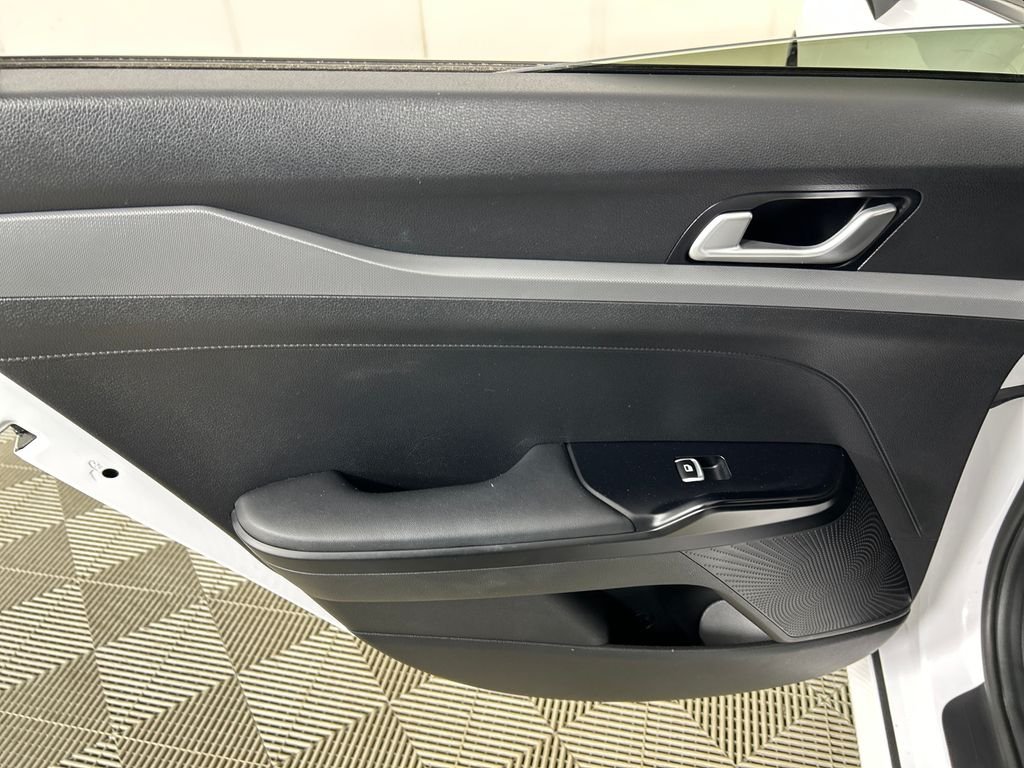 Used 2023 White Kia GT-Line image 16