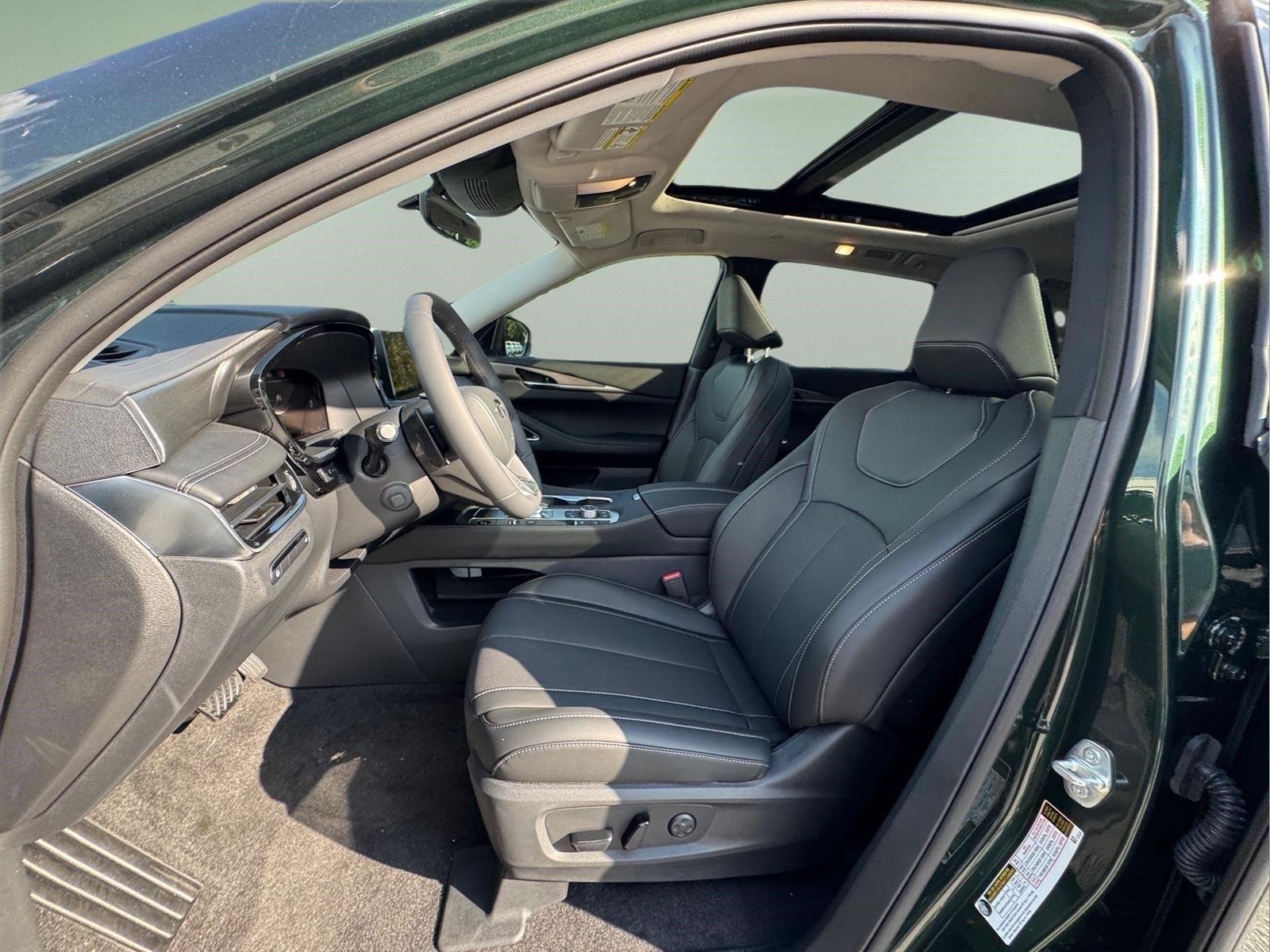 New 2027 DEEP EMERALD INFINITI Luxe FWD image 21