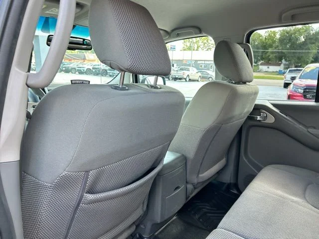 2015 Nissan Frontier SV - Photo 17