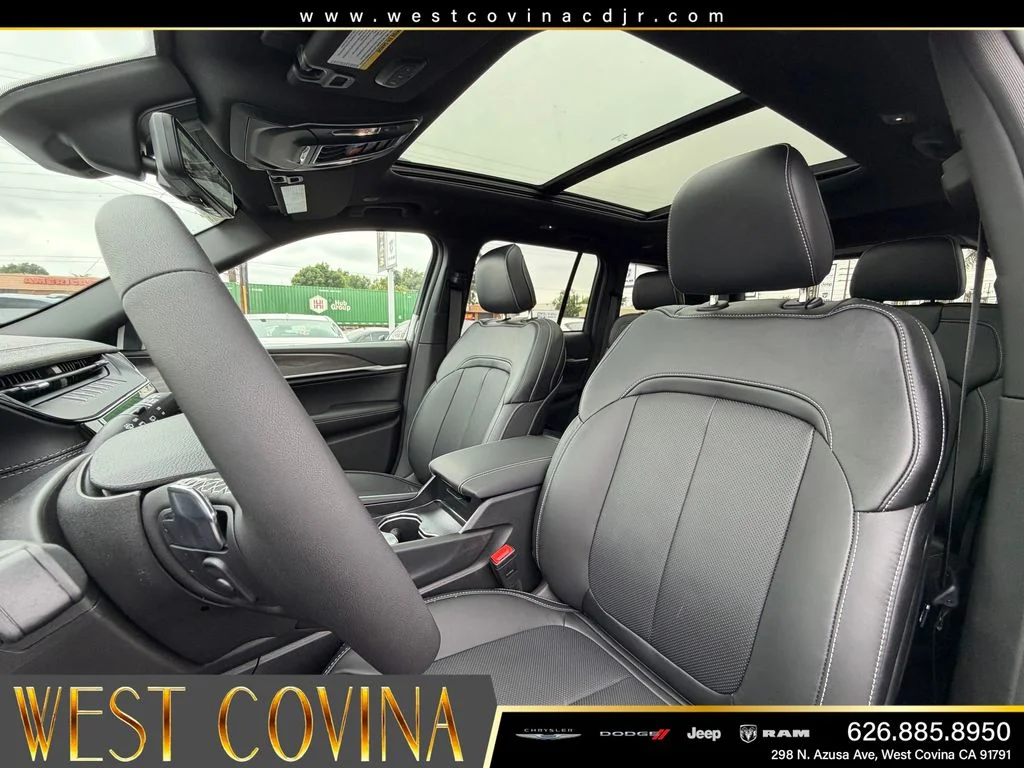 New 2026 Diamond Black Crystal Pearl-Coat Exterior Paint Jeep Limited Reserve image 30
