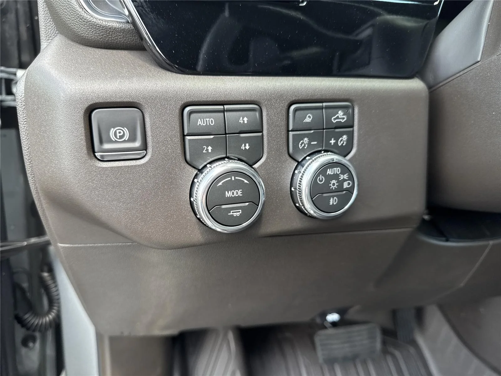 New 2026 Sterling Metallic GMC SLT image 20