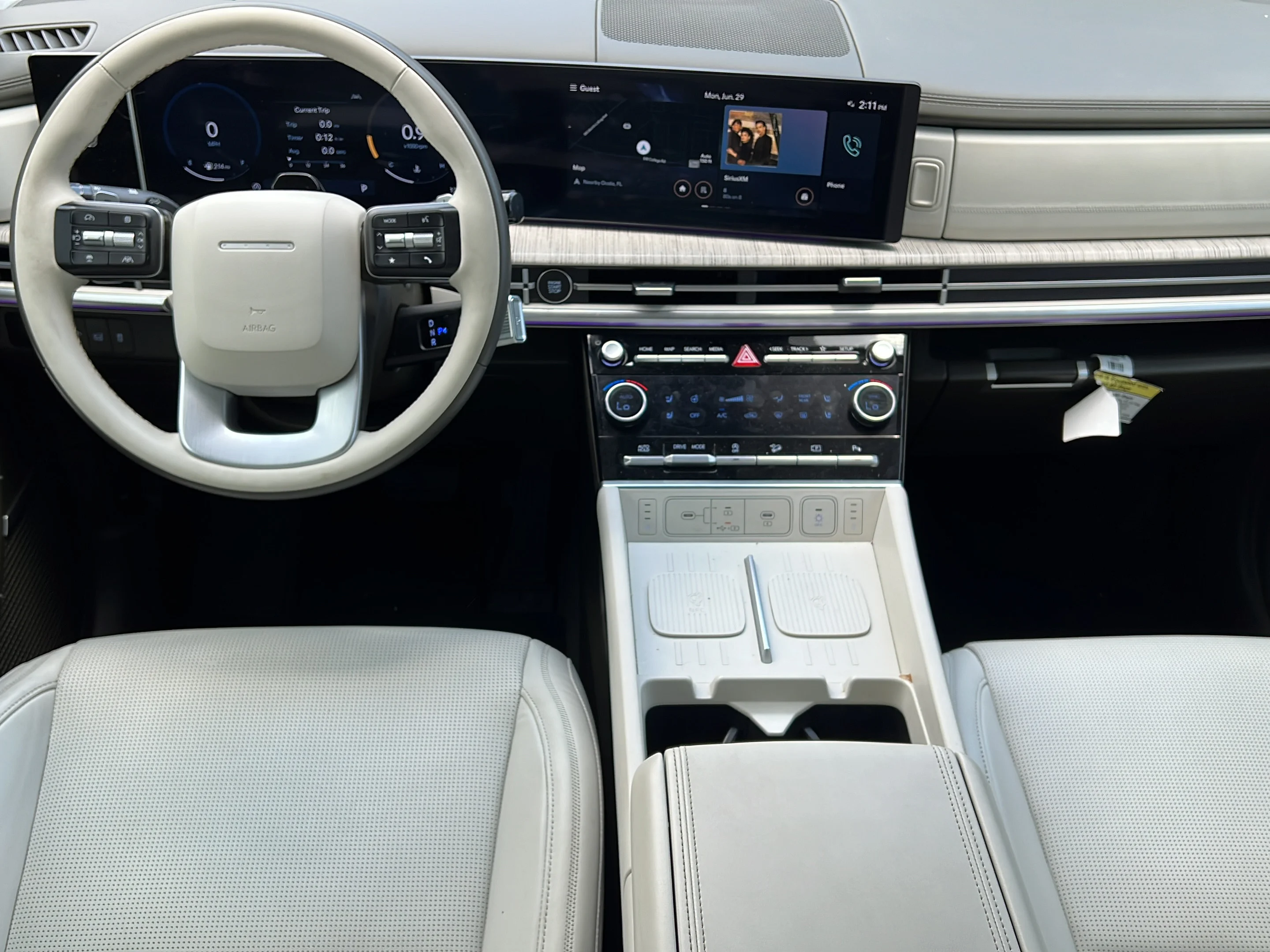 Used 2024 Serenity White Hyundai Calligraphy image 11
