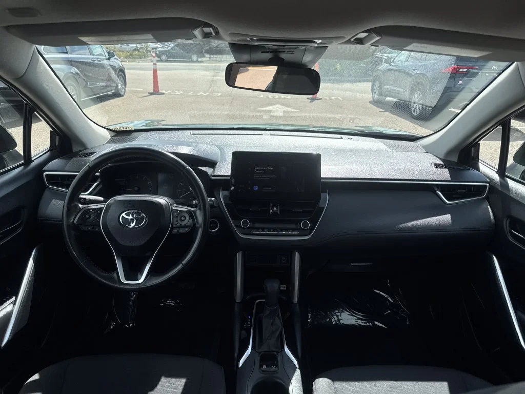 Used 2023  Toyota LE image 10