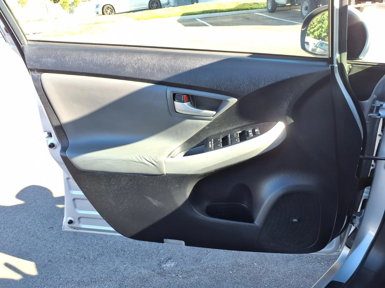 Used 2015 Classic Silver Metallic Toyota Four image 17