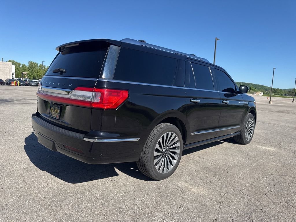 Used 2019 Black Metallic Lincoln Reserve image 5