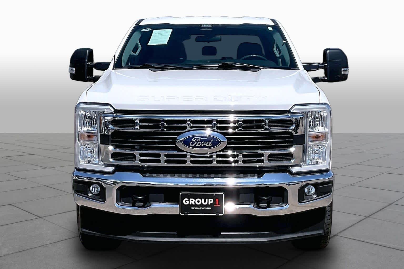 Used 2024 Oxford White Ford XLT image 4