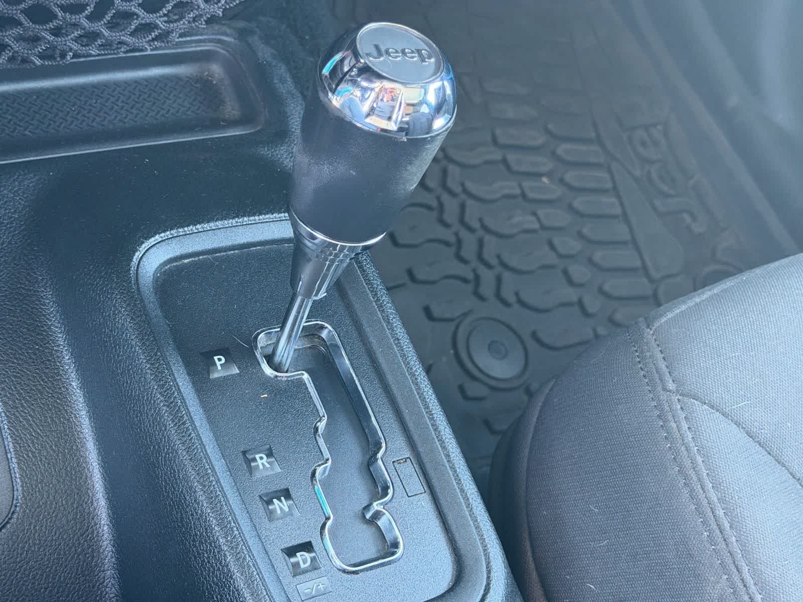 Jeep Sport de 2017 de segunda mano con acabado «Chief Clearcoat» — Imagen 16