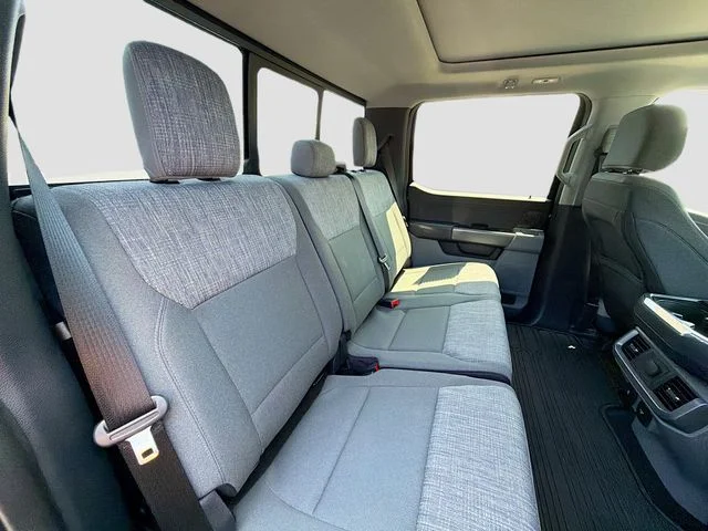 Used 2023 Blue Ford XLT image 26